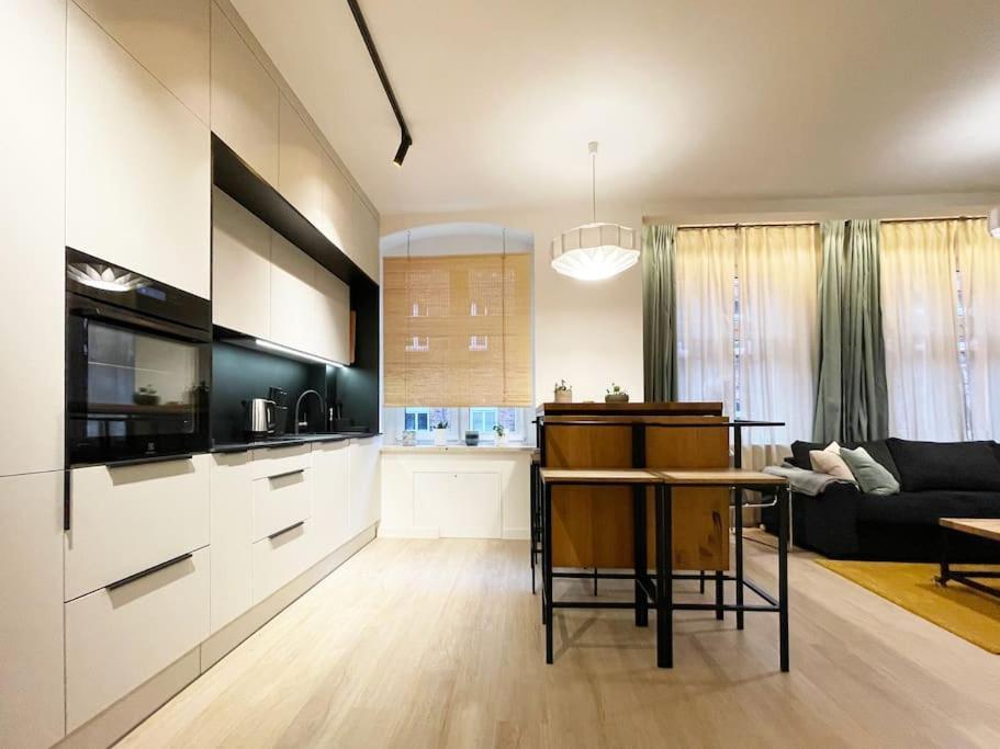 Nikiszowiec - Modern Silesian Apartment คาโตวีตเซ ภายนอก รูปภาพ