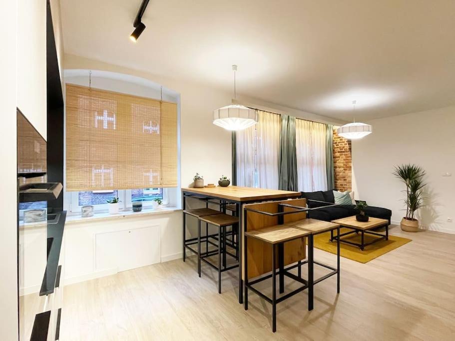 Nikiszowiec - Modern Silesian Apartment คาโตวีตเซ ภายนอก รูปภาพ